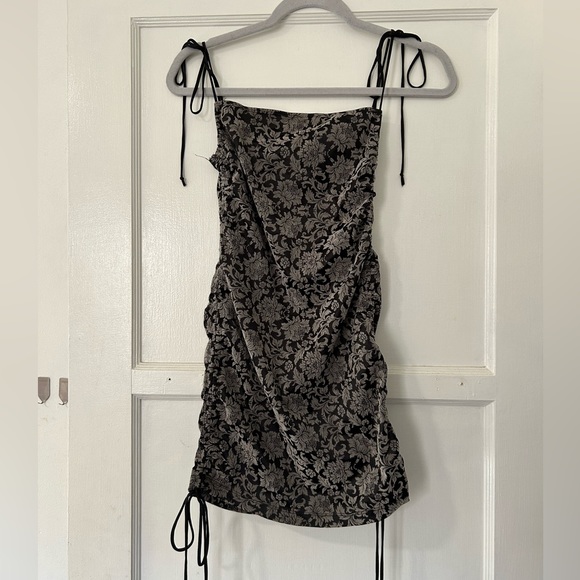 Like New Motel Rocks Kazela Bodycon Mini Dress In Brocade Grey Flock - Picture 4 of 7